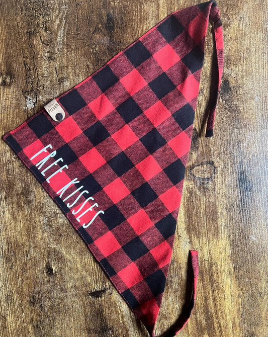 FREE KISSES | DOG BANDANA